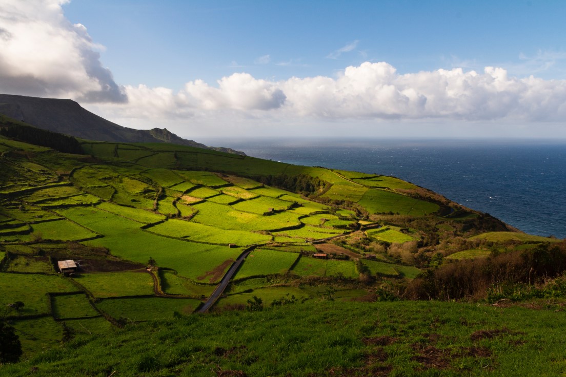 Açores kevin-et-laurianne-langlais-V-2ccMVYslE-unsplash.jpg