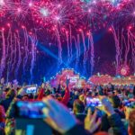 fim-de-ano-na-ilha-da-madeira-espetacular-fogo-de-artificio-na-passagem-de-ano-no-funchal-vista-unica-da-praca-do-povo-com-explosao-de-cores-e-atmosfera-magica-para-o-reveillon
