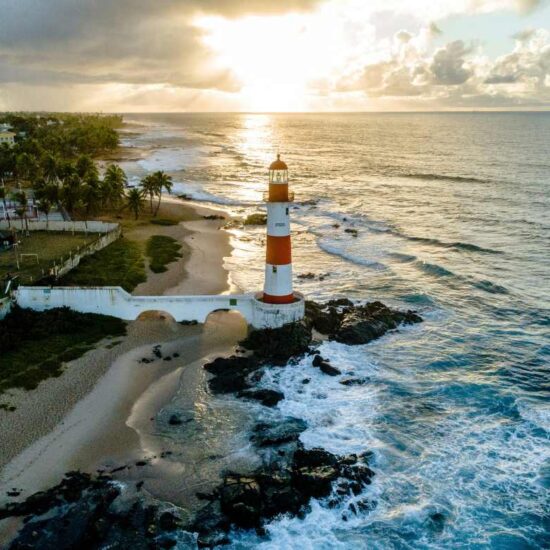 Itapuã Lighthouse - Foto de Felipe Dias na Unsplash