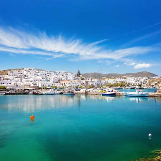 Paros@AdobeStock_193625690
